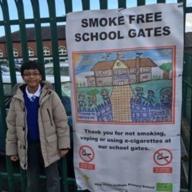 Smokefree Gold Award Holycross school 